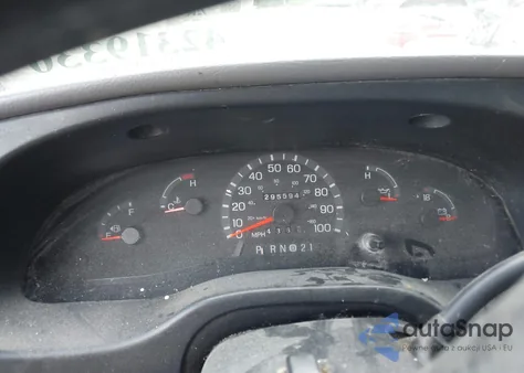 1999 Ford E-150 Commercial/Recreational из США, поврежденный, VIN 1FTRE14W7XHC27761